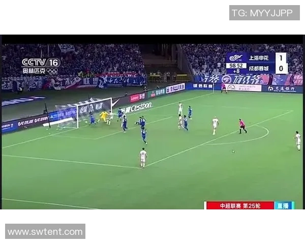 上港与申花激战正酣争夺胜利的关键时刻即将来临